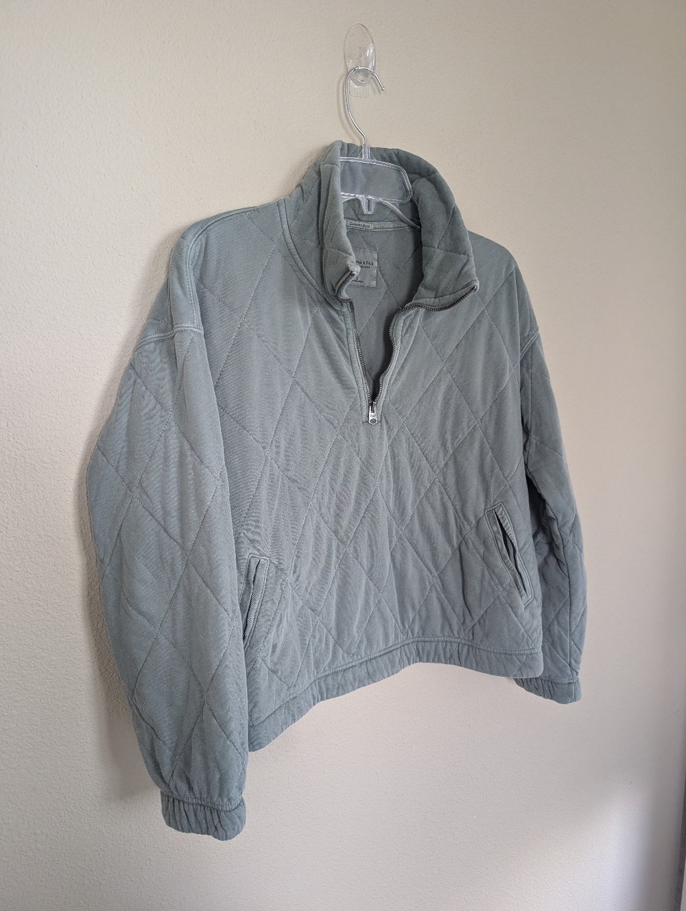 Abercrombie & Fitch Size Small Quilted Half-Zip Pullover in Dusty Sage - Picture 9 of 9